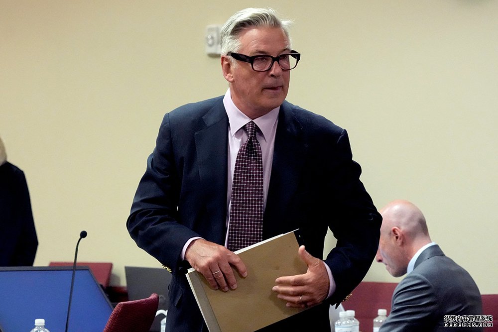 亚历克·鲍德温片场过失杀人案被驳回 66岁男星免于牢狱之灾