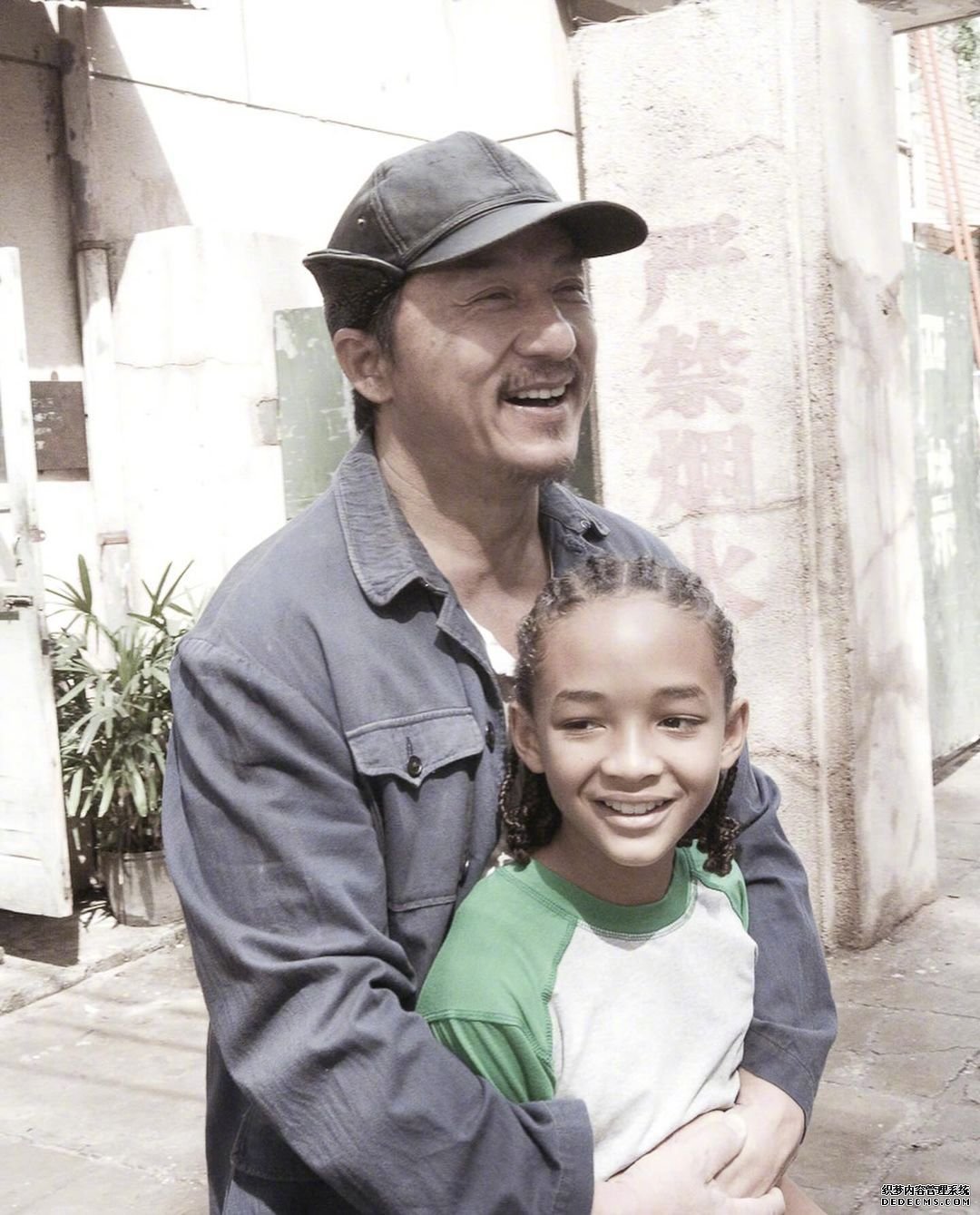 威尔史密斯发《功夫梦》幕后旧照 祝成龙七十岁生日快乐