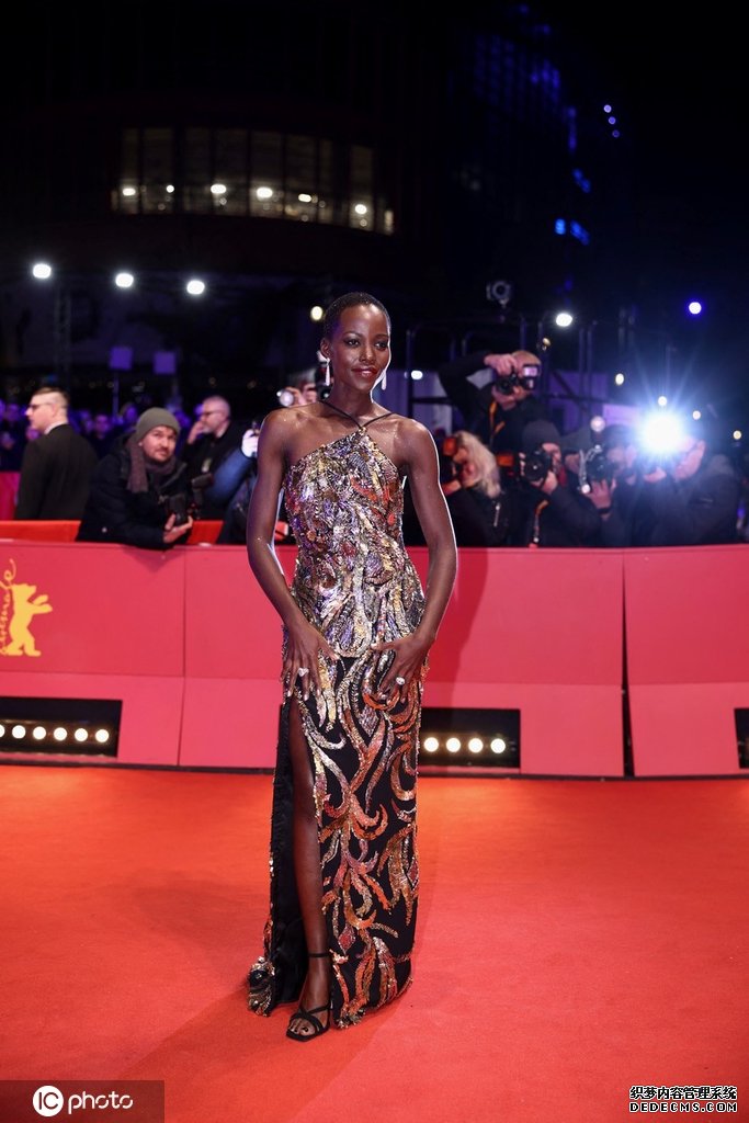 第74届柏林电影节红毯遗珠：384获“最佳主角” 马东锡出席《犯罪都市4》发布会