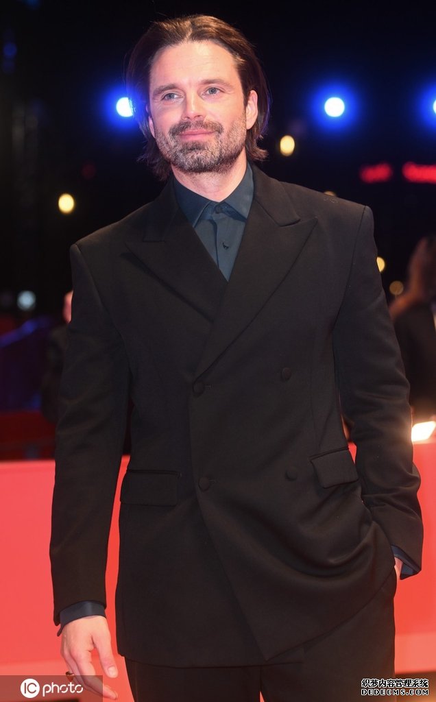 第74届柏林国际电影节今日红毯图 鲁妮玛拉、亨特莎弗、384亮相