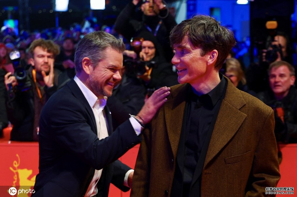 基里安·墨菲、马特达蒙、许鞍华等亮相74届柏林电影节开幕红毯