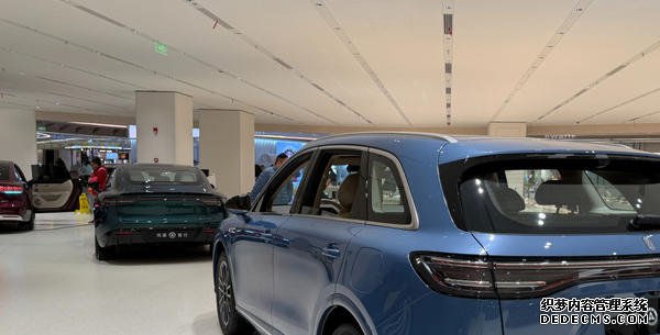 年末车市未见翘尾行情：部分消费者开始观望，业内期待补贴接续