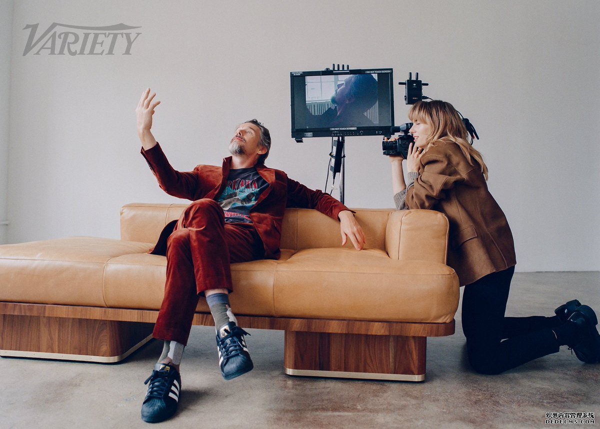 伊桑·霍克和女儿玛雅·霍克登杂志封面 ​​​